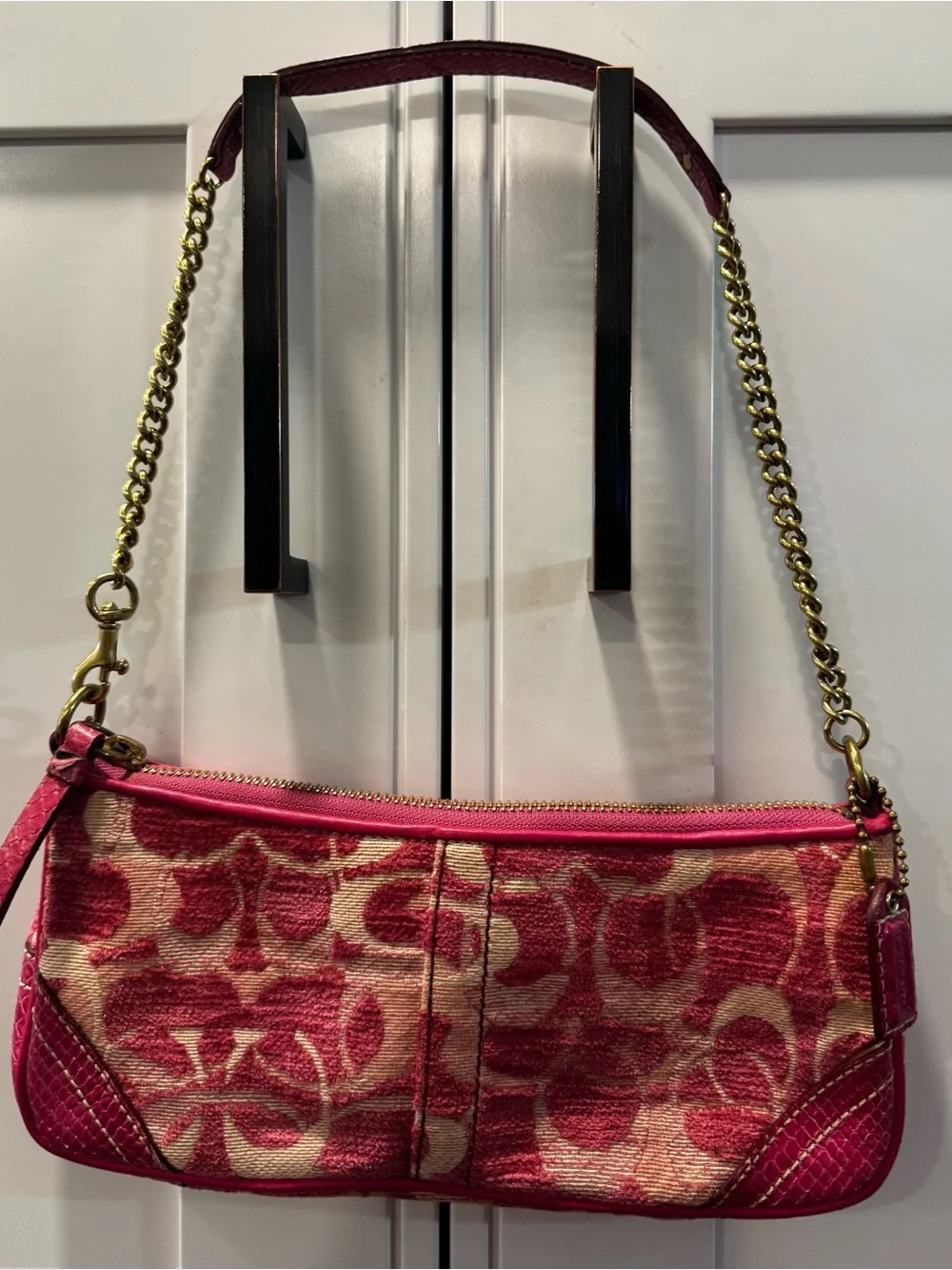 Coach RARE SMALL 8F51 Vintage Y2K Soho Magenta Pink Signature Chenille Baguette